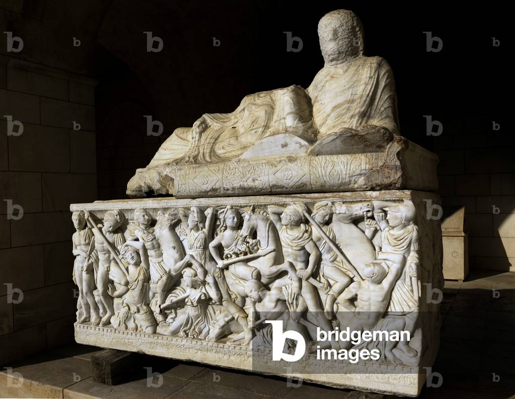 Battle between the Amazons and the Greeks and lid depicting the deceased and his wife, relief from the Amazon sarcophagus (marble)