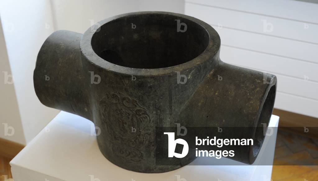 Bronze pipe connector, 17th century