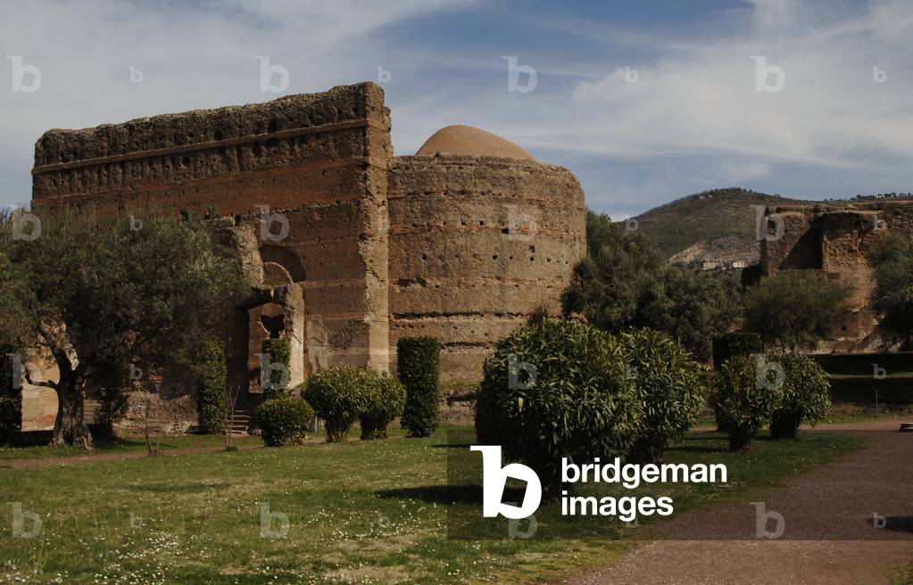 Hadrian's Villa. Pecile and Hall of Philosophers. 2nd century. Italy.