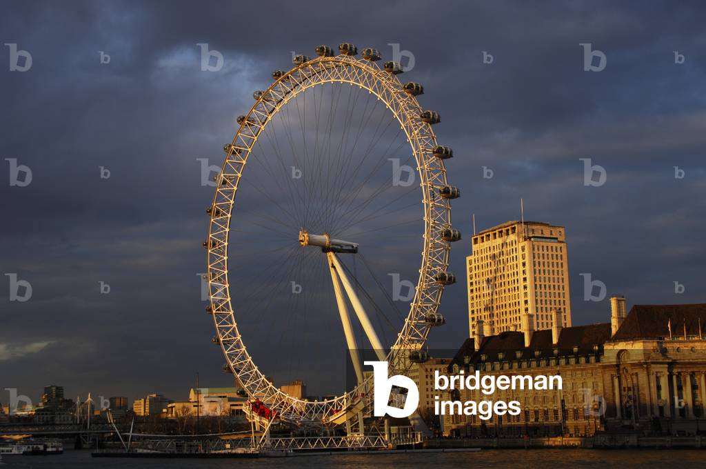 The London Eye on the River Thames, London, UK (photo)