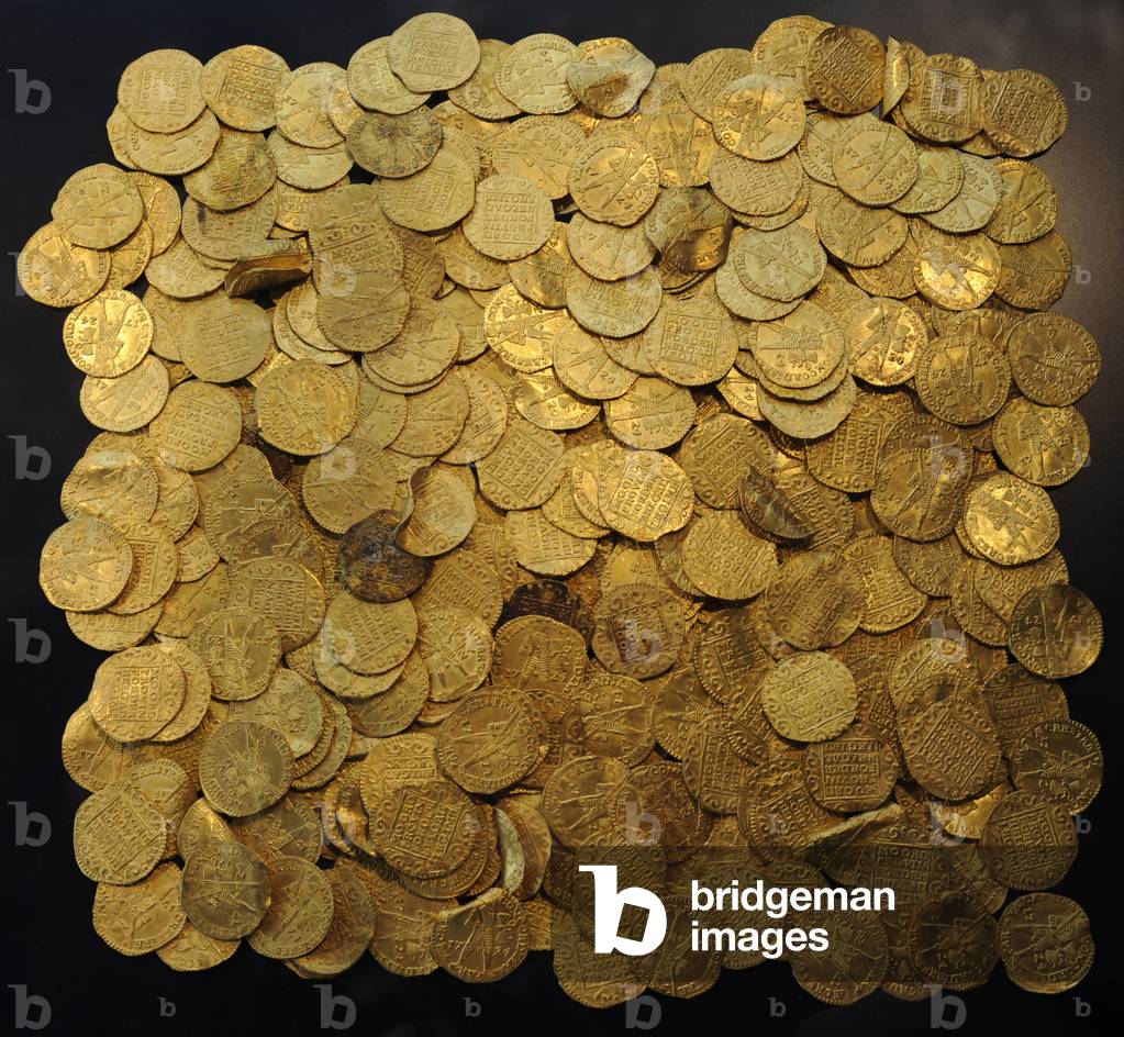 Gold coins, East Indies-bound ship Akerendam, the Dutch ship sank in Indonesia Tresaire, 1725
