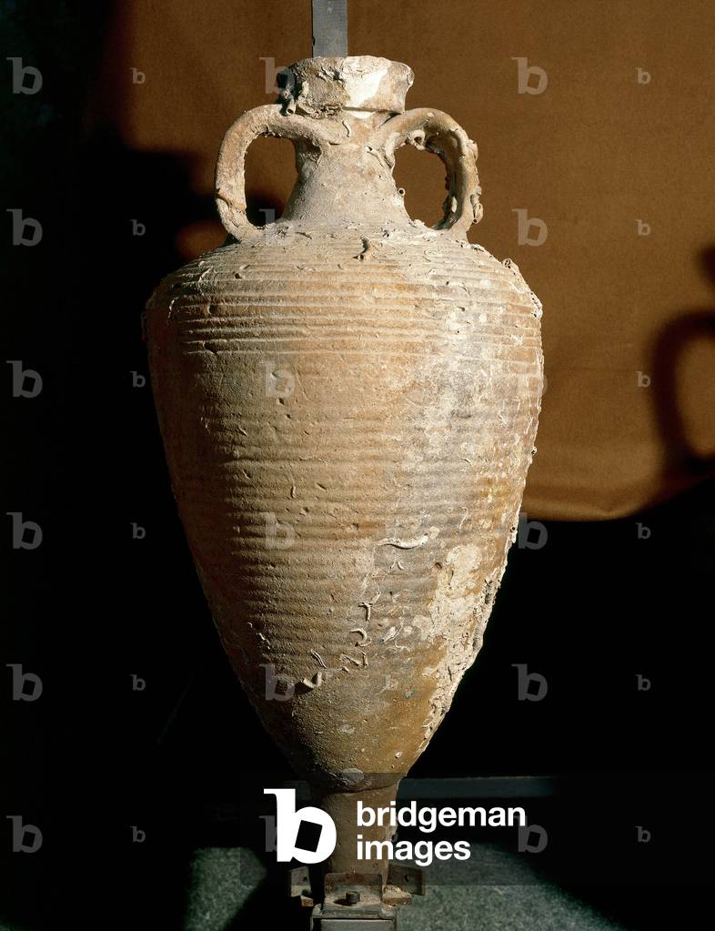 Roman art. Keay IB type amphora. Coming from the Roman province of Betica. It contained oil. 4th or 5th century AD. JC. Archeological Museum of Girona, Spain 153-004823