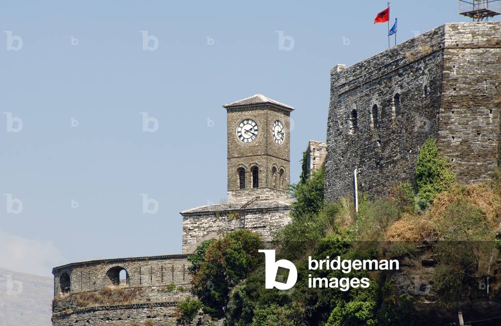 Albania Gjirokaster, castle 18th century and the clock tower (photo)