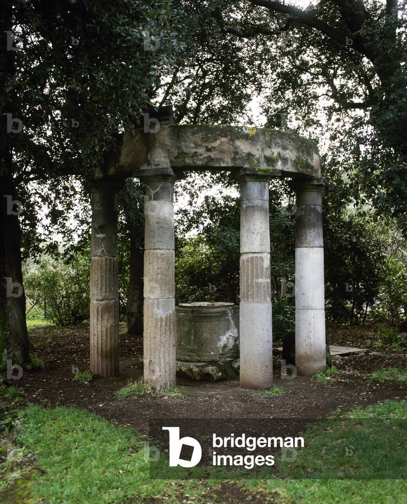 Italy. Pompeii. Triangular Forum. Tholos with sacred deep well. Sponsored by Numerius Trebius.