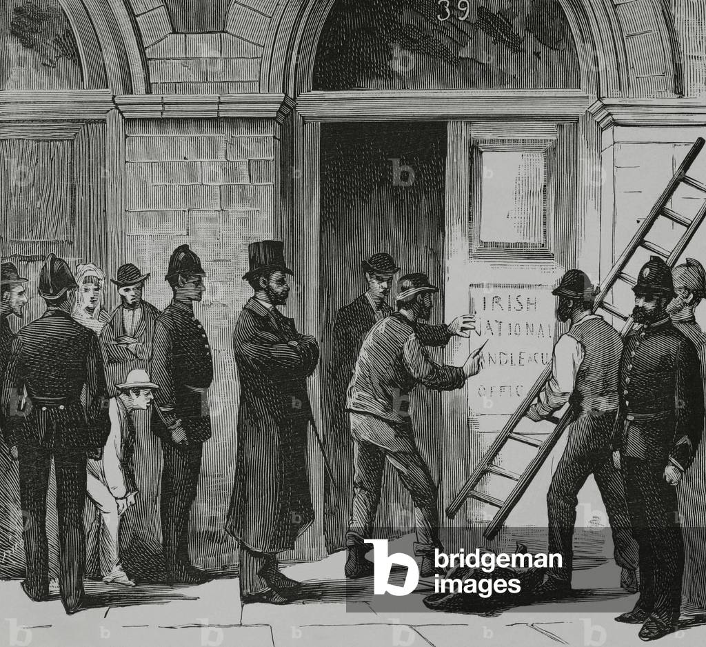 Law enforcement officers removing the inscription on the Irish National Land League office, Dublin. Engraving, 1881.