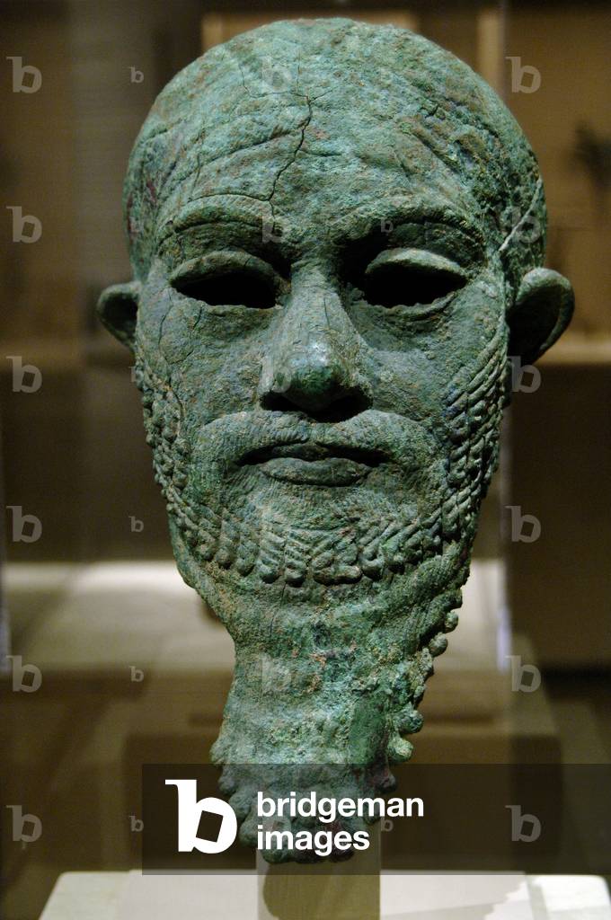 Mesopotamian art. Bust of a ruler, dated between 2300 and 2000 BC. 