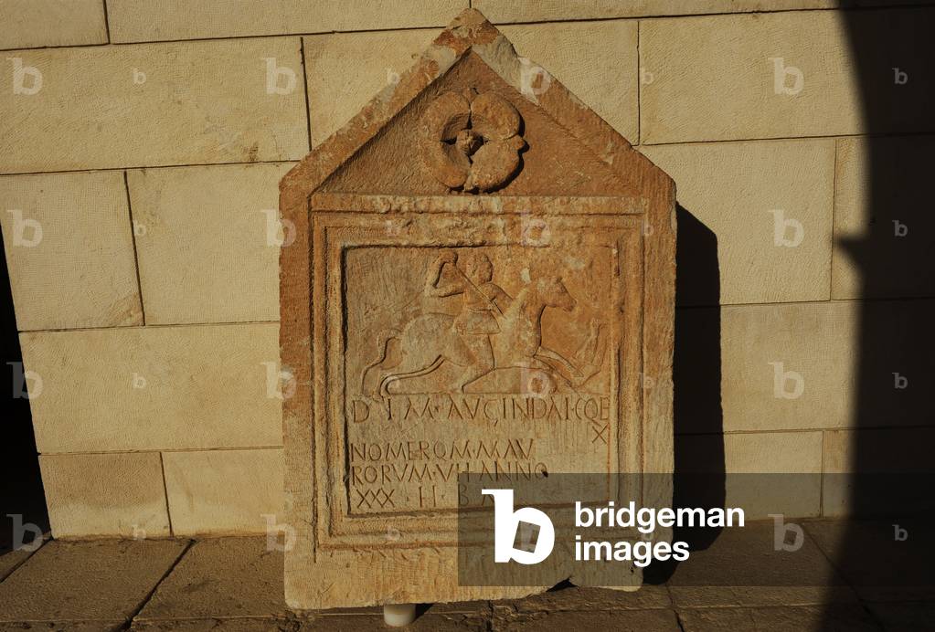 Tombstone: Latin inscription dedicated to horseman in the squadron of the Mauritanians, 2nd-3rd century AD