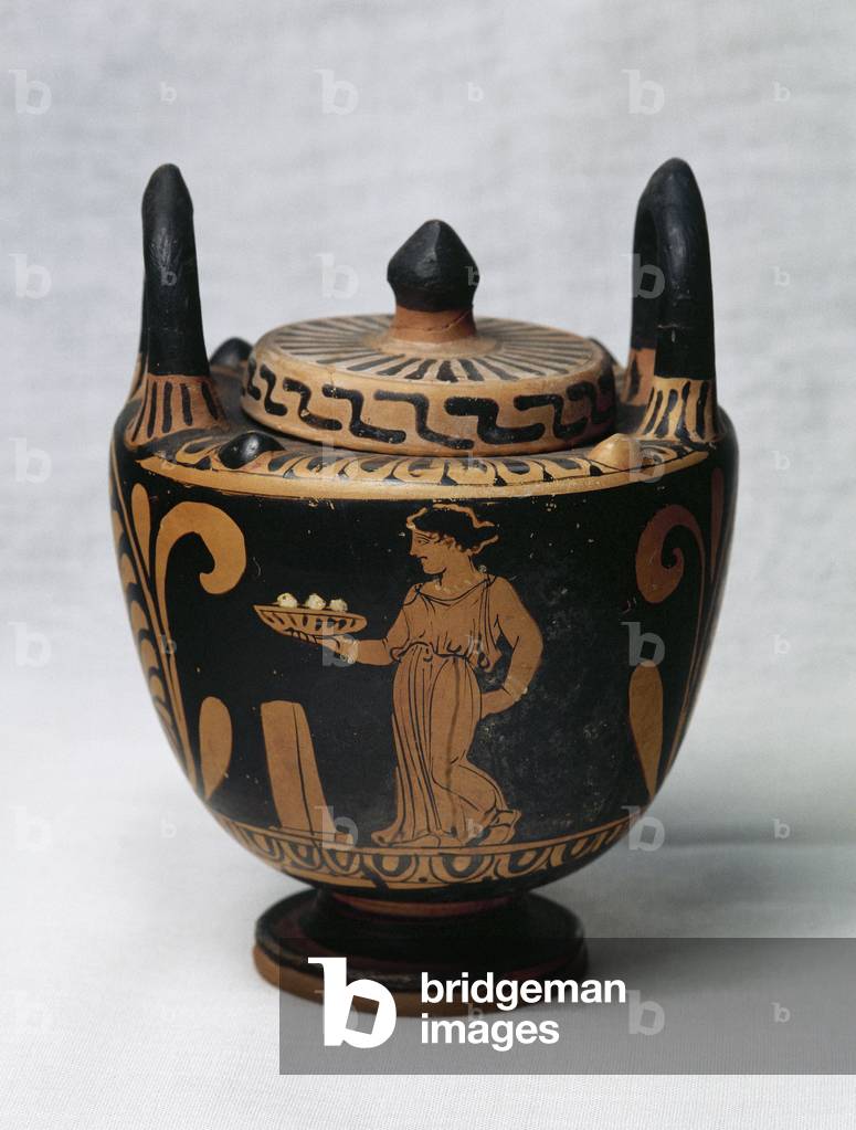 Red figured lebes gamikos with lid decorated with a woman, 4th century BC, from Magna Graecia