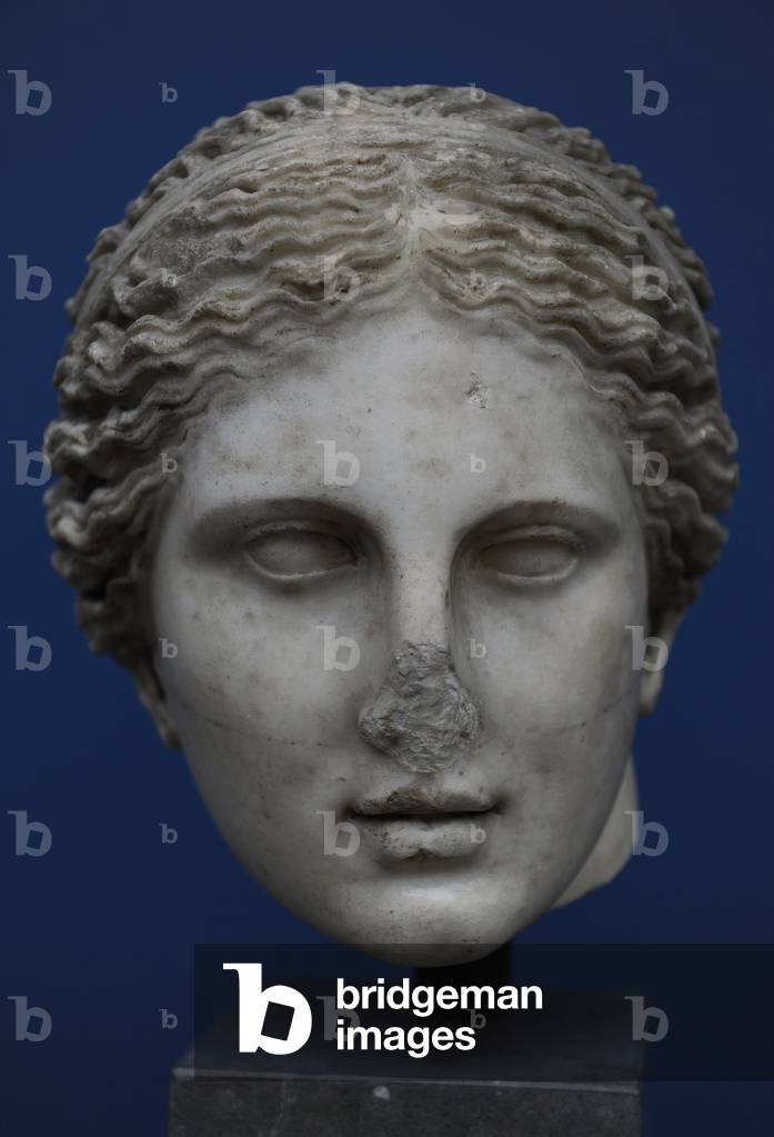 Cnidus Aphrodite. sculpture. Roman copy of the 4th century BC (marble)