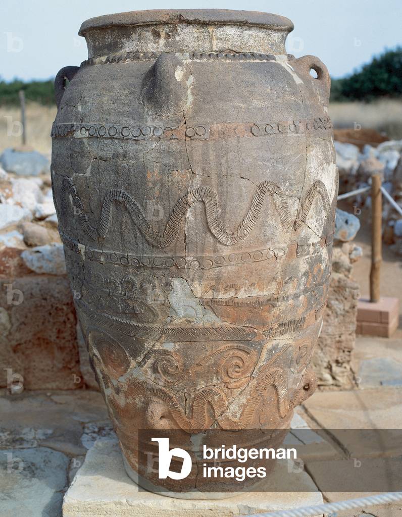 Greece. Creta.The palace of Malia. Middle Bronze Age. Detail of pithos jar. Minoan civilization.