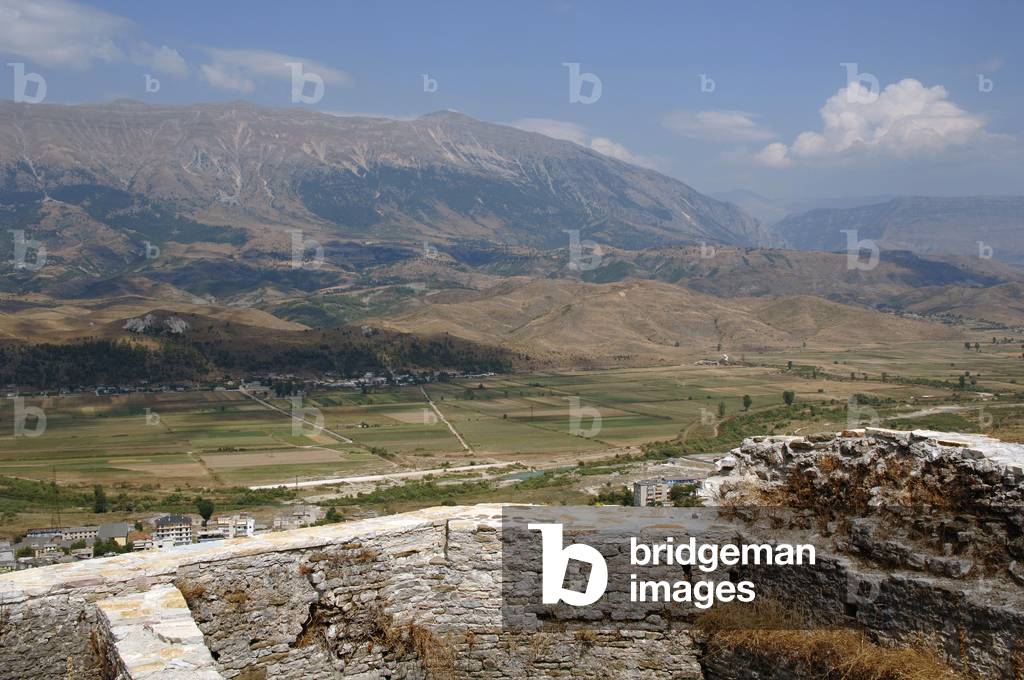 Albania Gjirokastra city, Scenery, from the castle (photo)