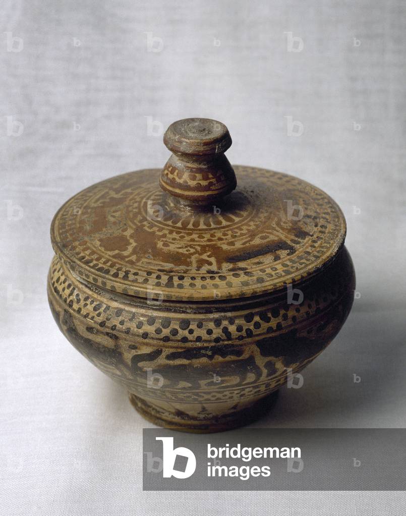 Greek pottery. Pyx. 7th-6th century BC. From Corinth.