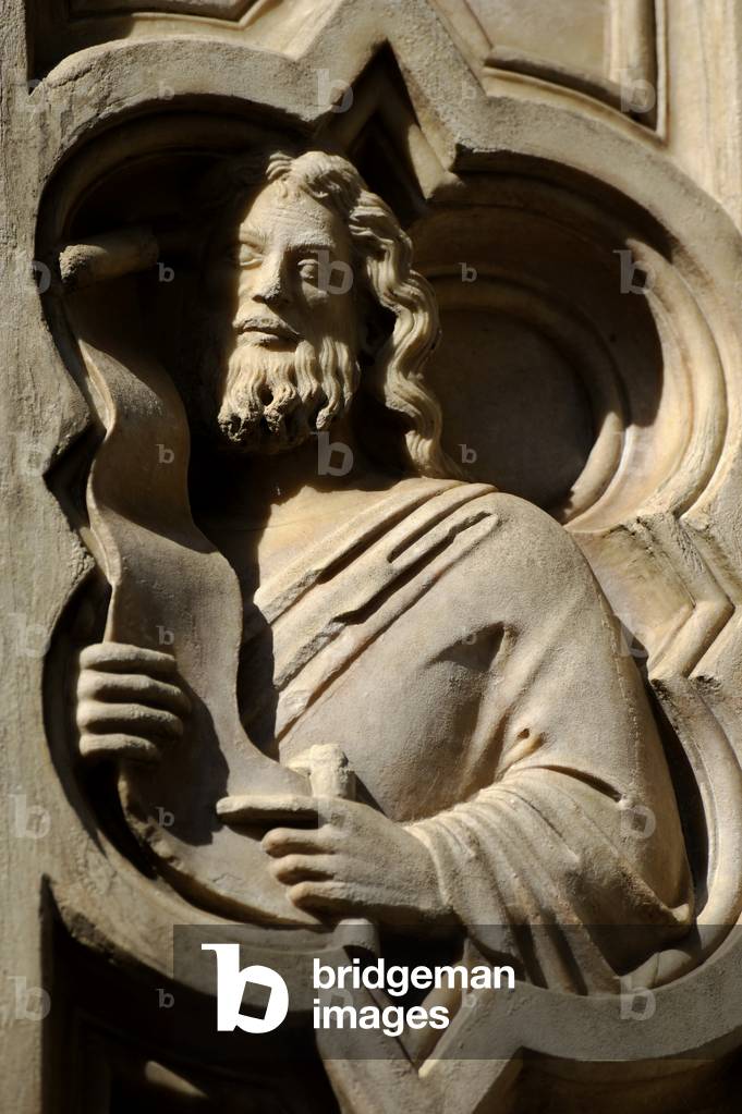 Italy. Florence. Loggia del Bigallo. A prophet. 14th century.