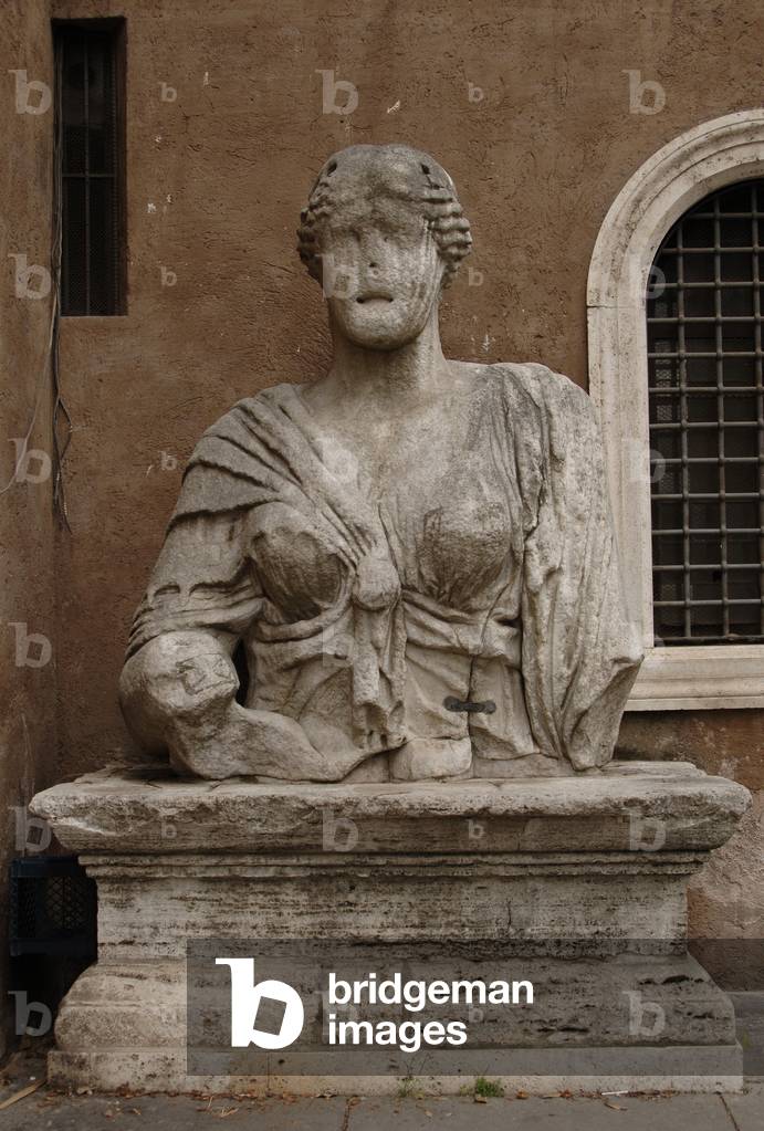 Madama Lucrezia roman bust.
