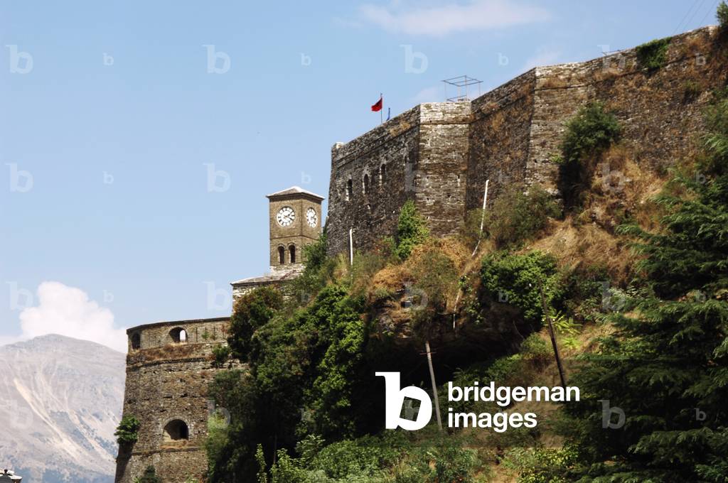 Albania Gjirokaster, castle 18th century and the clock tower (photo)
