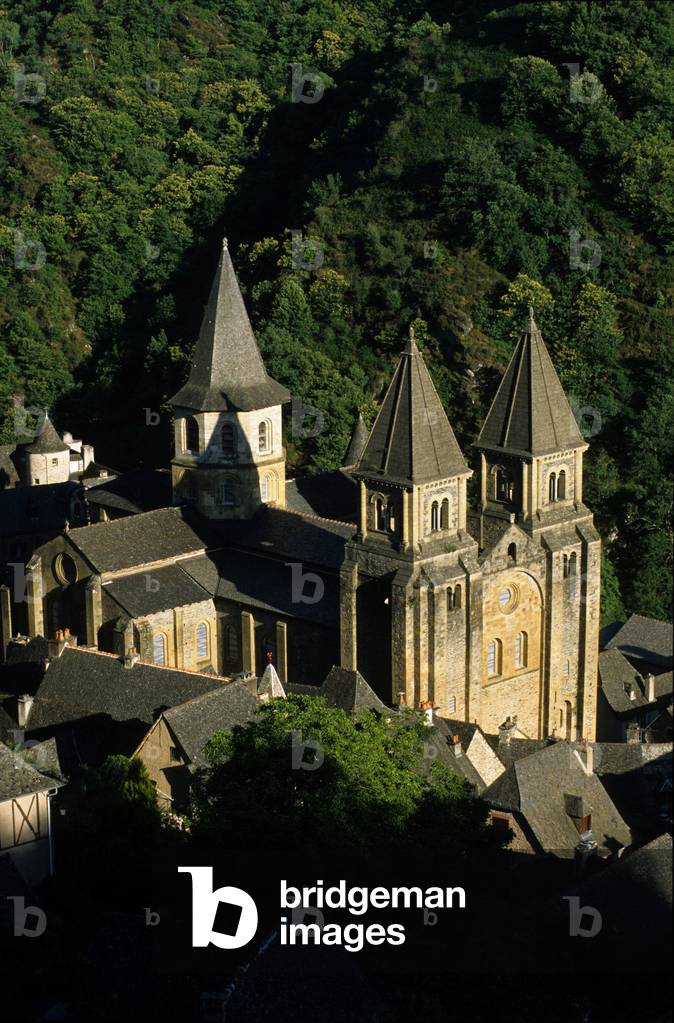 Romanesque architecture: exterior view of the abbey Sainte Foy (Sainte-Foy) of Conques (11th and 13th century). Aveyron (12).