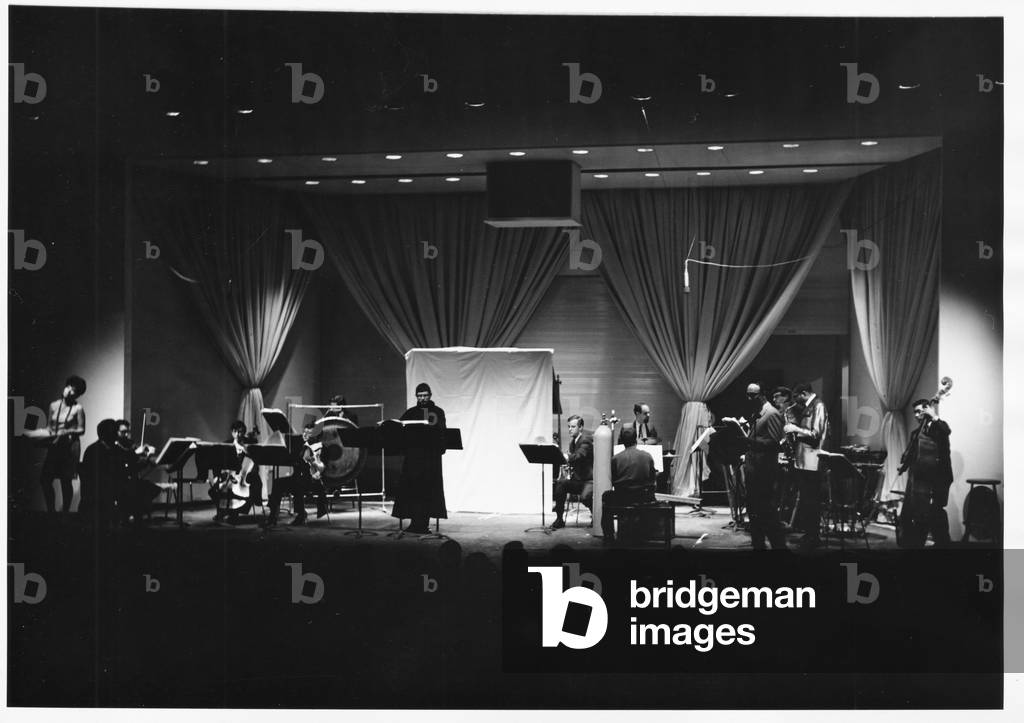 Klaus von Wrochem, composer, performance of his Stücke (1966), 19 March 1967