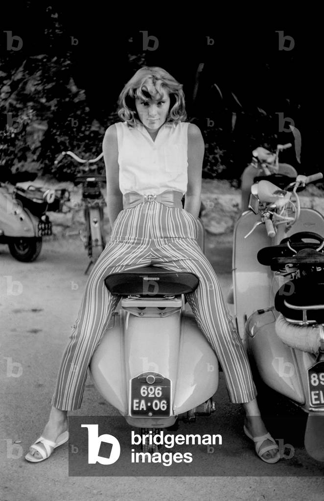 Natalie Trundy (b/w photo)