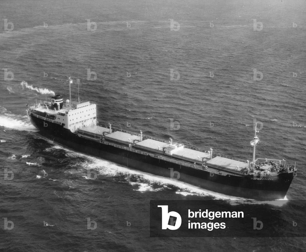 Aerial view of the bulk carrier ‘Gjendefjell’, on sea trials, Sunderland, Tyne and Wear, UK, July 1958 (b/w photo)