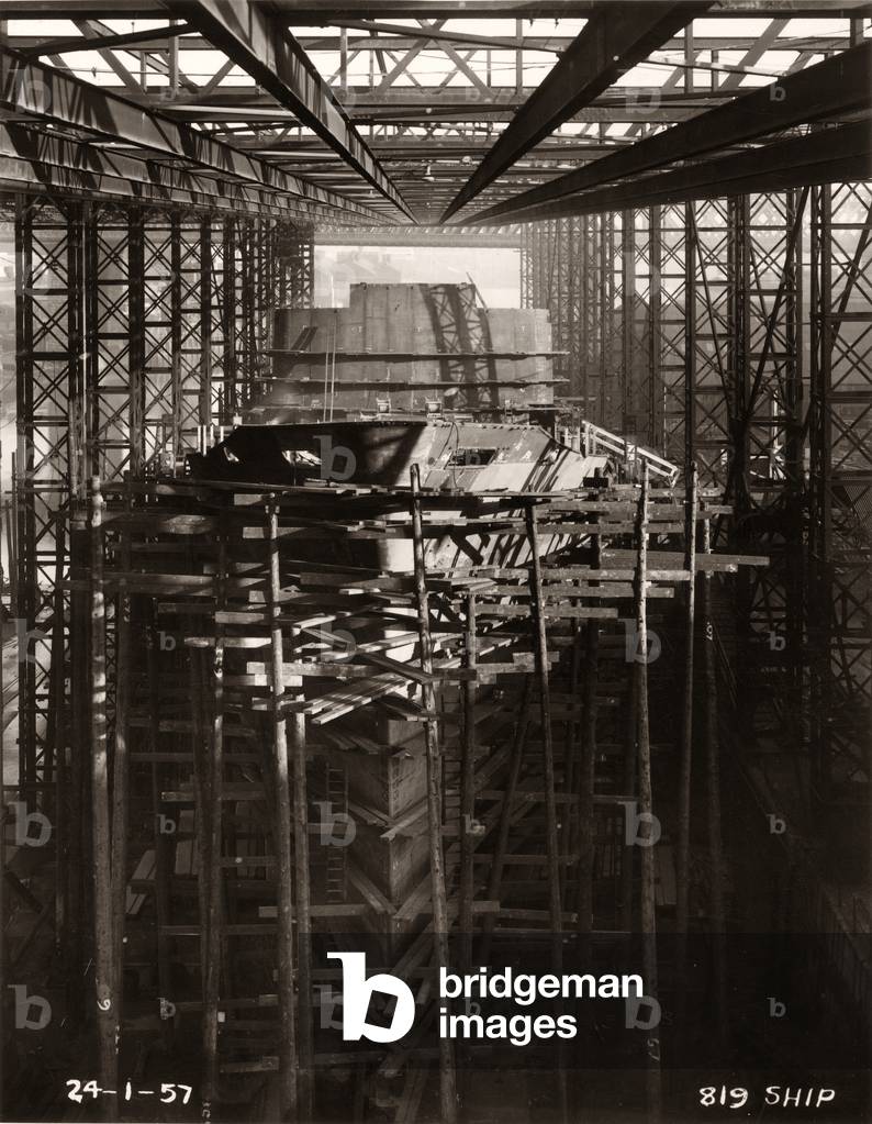 Painting of Northbank's hull underway at the shipyard of William Doxford & Sons, Sunderland, 24th January 1957 (b/w photo)