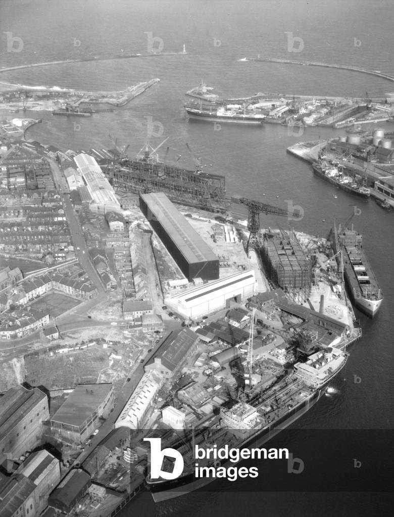 Aerial view of the North Sands shipyard of J.L. Thompson & Sons, Sunderland, Tyne and Wear, UK, 30 March 1960 (b/w photo)
