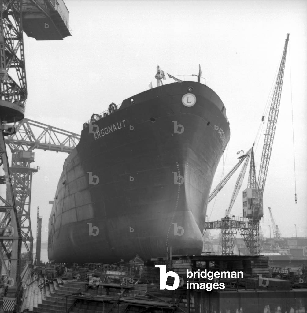 View of the bulk carrier 'Argonaut' ready for launch, Sunderland, Tyne and Wear, UK, 16 January 1968 (b/w photo)