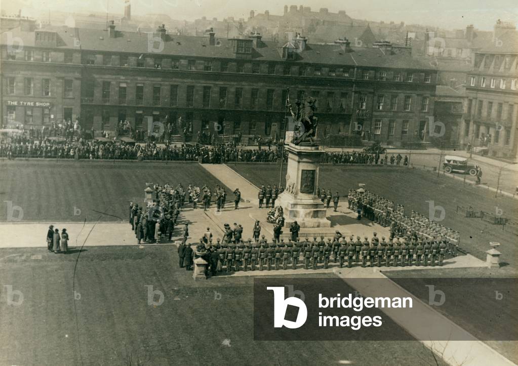 Eldon Square War Memorial on St George's Day, Newcastle, UK, 1925 (b/w photo)
