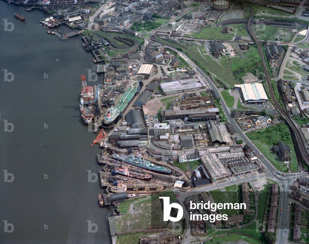 Aerial view of Middle Docks & Engineering Company Ltd, South Shields, UK, June 1976 (photo)