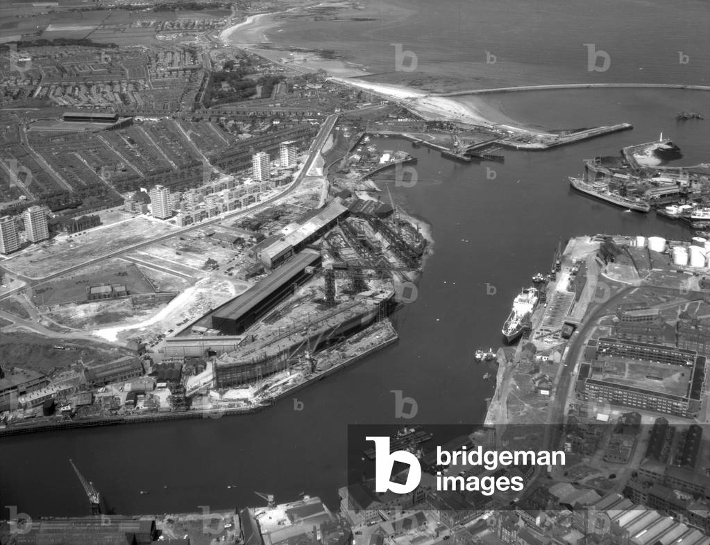 Aerial view of the North Sands shipyard of J.L. Thompson & Sons, Sunderland, Tyne and Wear, UK, July 1964 (b/w photo)