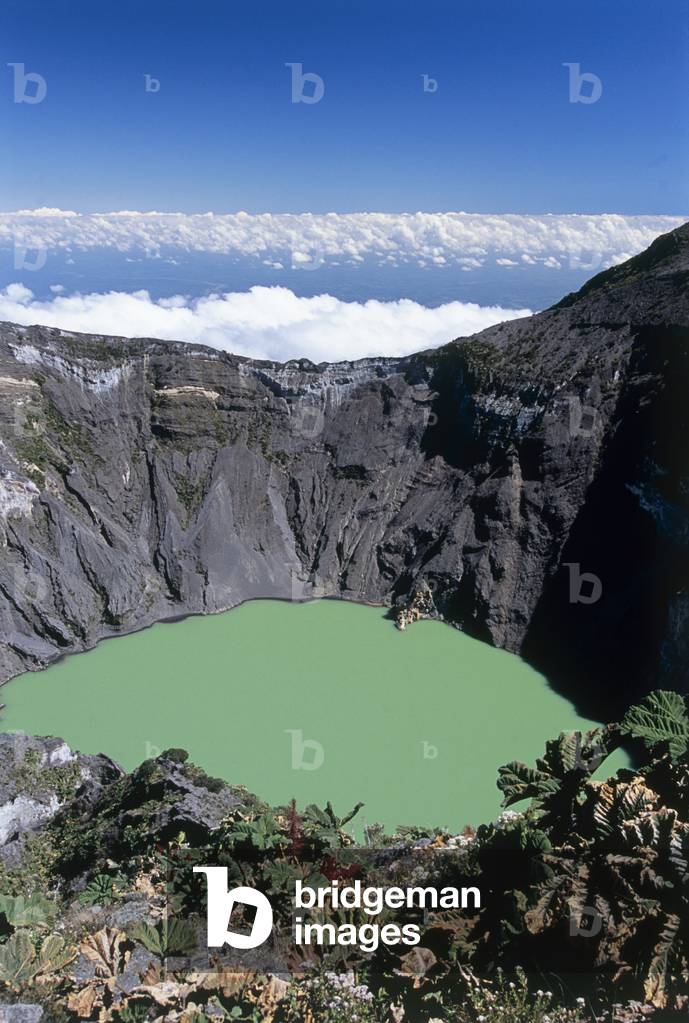 Costa Rica, Parque Nacional Volcan Irazu, deep green lake in largest volcanic crater in national park