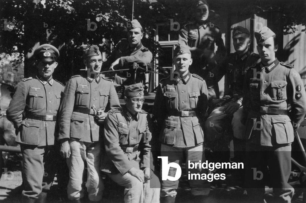 German Soldiers and Their Officer, 1942 (b/w photo)