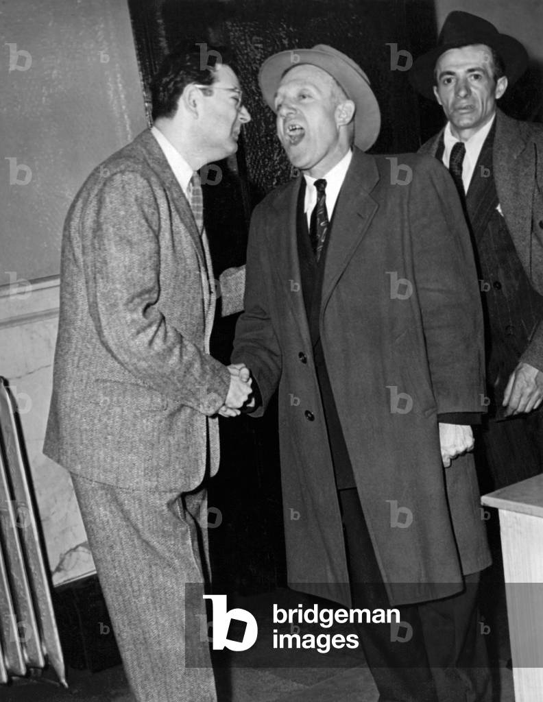 Immagine di Fotografia "Stati Uniti: ottobre 1944
Il portiere il cui compito è fare il «Breath Test» per vieta