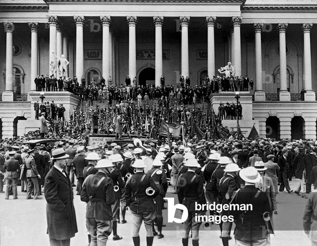 Image of Washington, D.C.: 1932. A large crowd of the Bonus ...