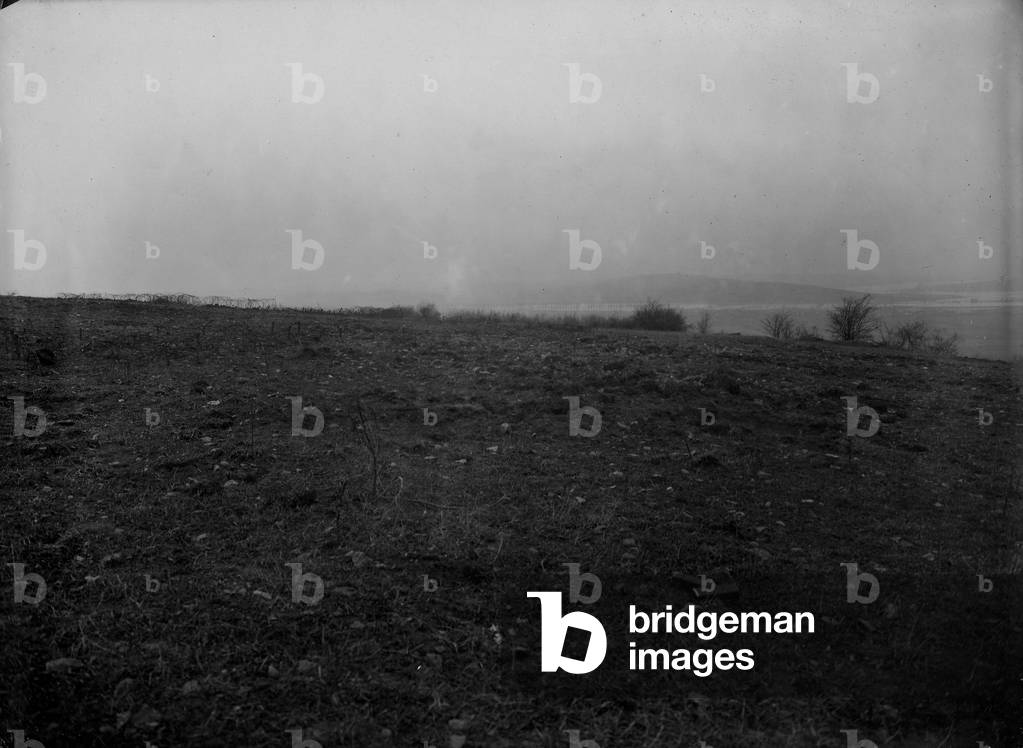 Wire in front of M. G. pit at Chelle St. Pantaleon, 1916 (b/w photo)