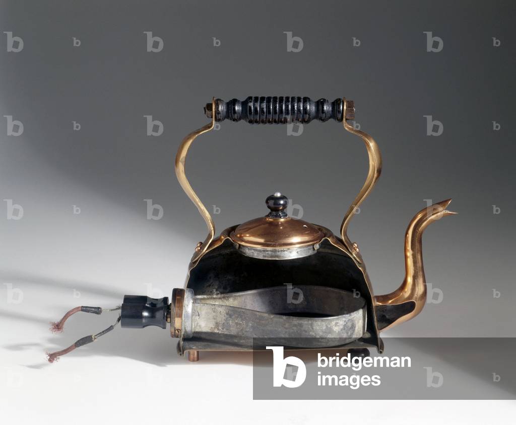 Bollitore elettrico in rame, con elemento immerso, sezionato, c 1921