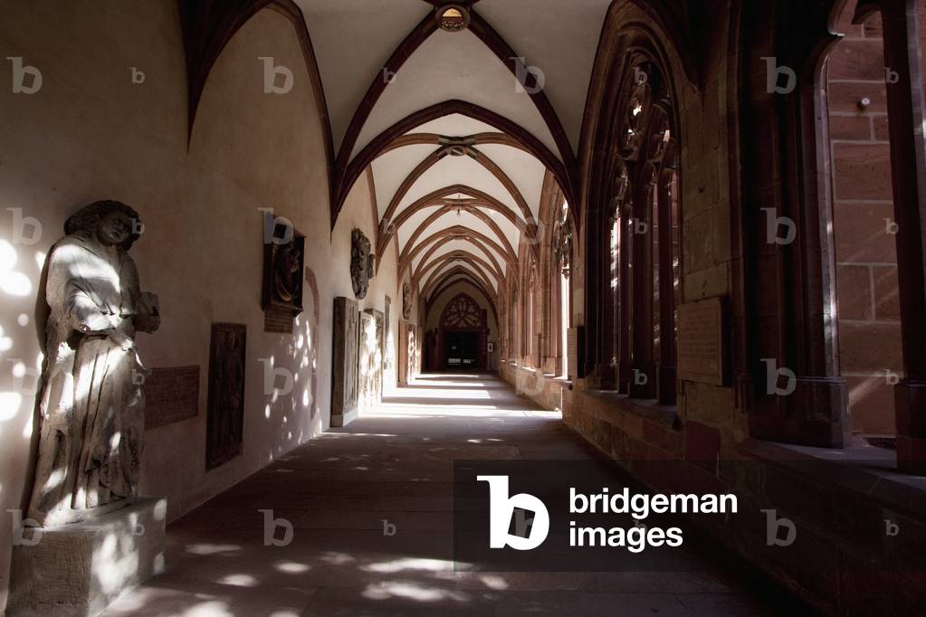 Passage Along the Cloister in the Mainzer Dom (Mainz Cathedral Or St. Martin's Cathedral), Mainz, Germany (photo)