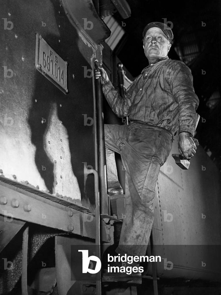 Engine-Driver, Steam Locomotive, Italy 1951 (b/w photo)