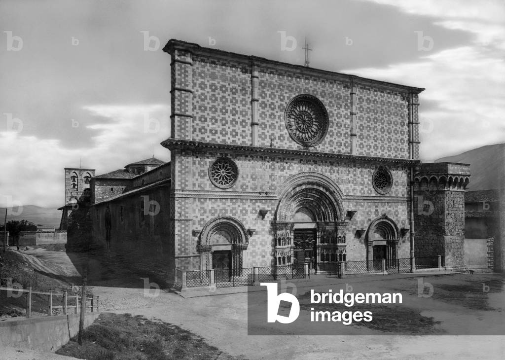 Santa Maria Di Collemaggio Church, L'Aquila, Abruzzo, Italy, 1910 (b/w photo)