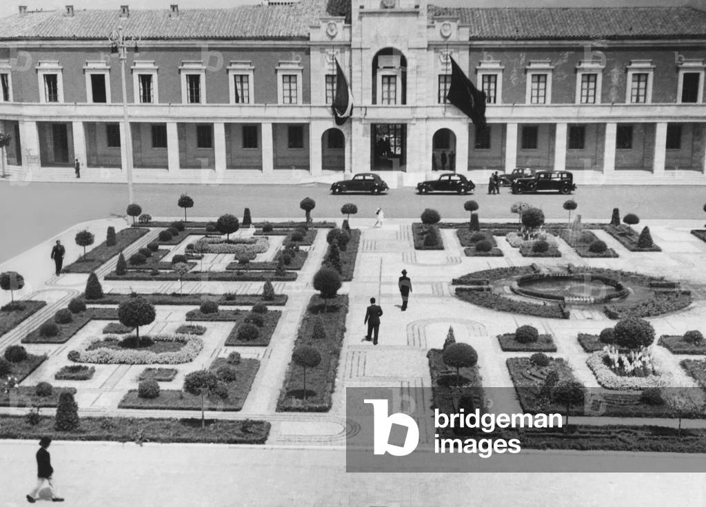 Italy, Littoria, Italyn Garden, 1930-40 (b/w photo)