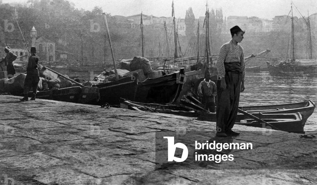Turkey, men on the banks of the Bosphorus, 1910 (b/w photo)