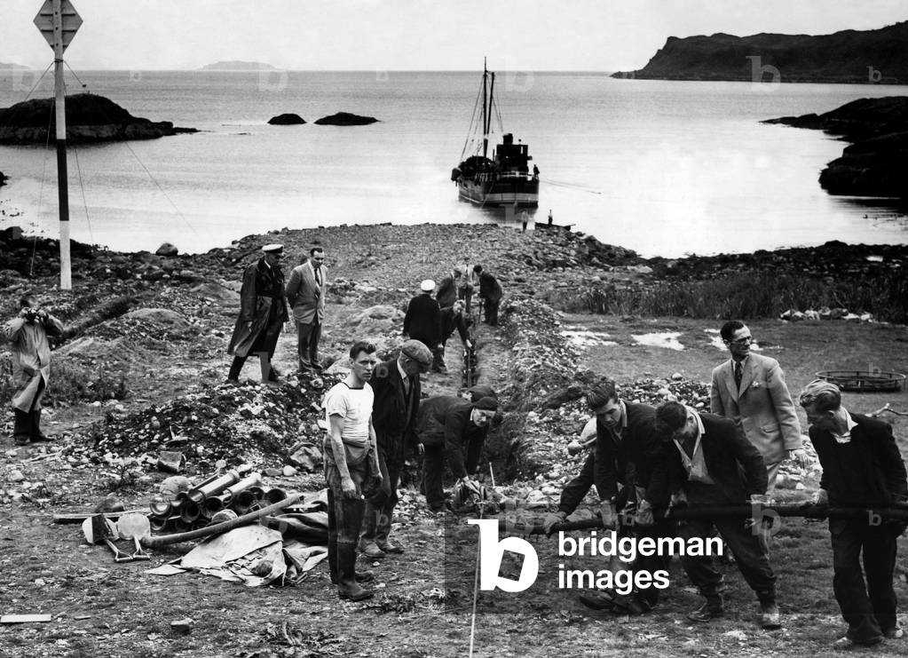 First Submarine Communications Cable, From Scotland to Terranova, Oban 1956 (b/w photo)