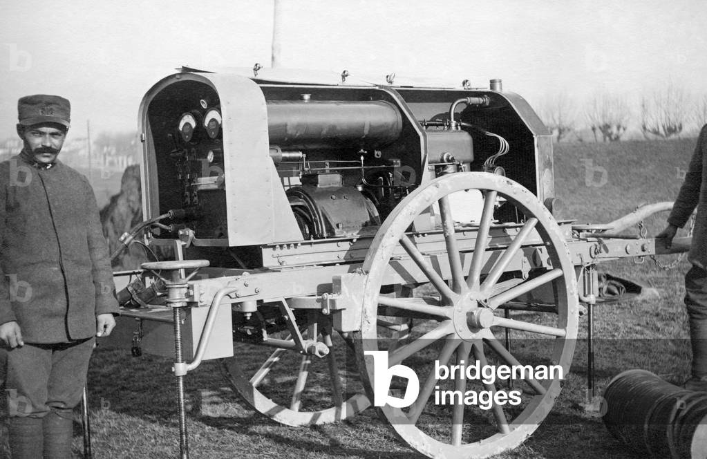 Generator, 1915-1918 (b/w photo)