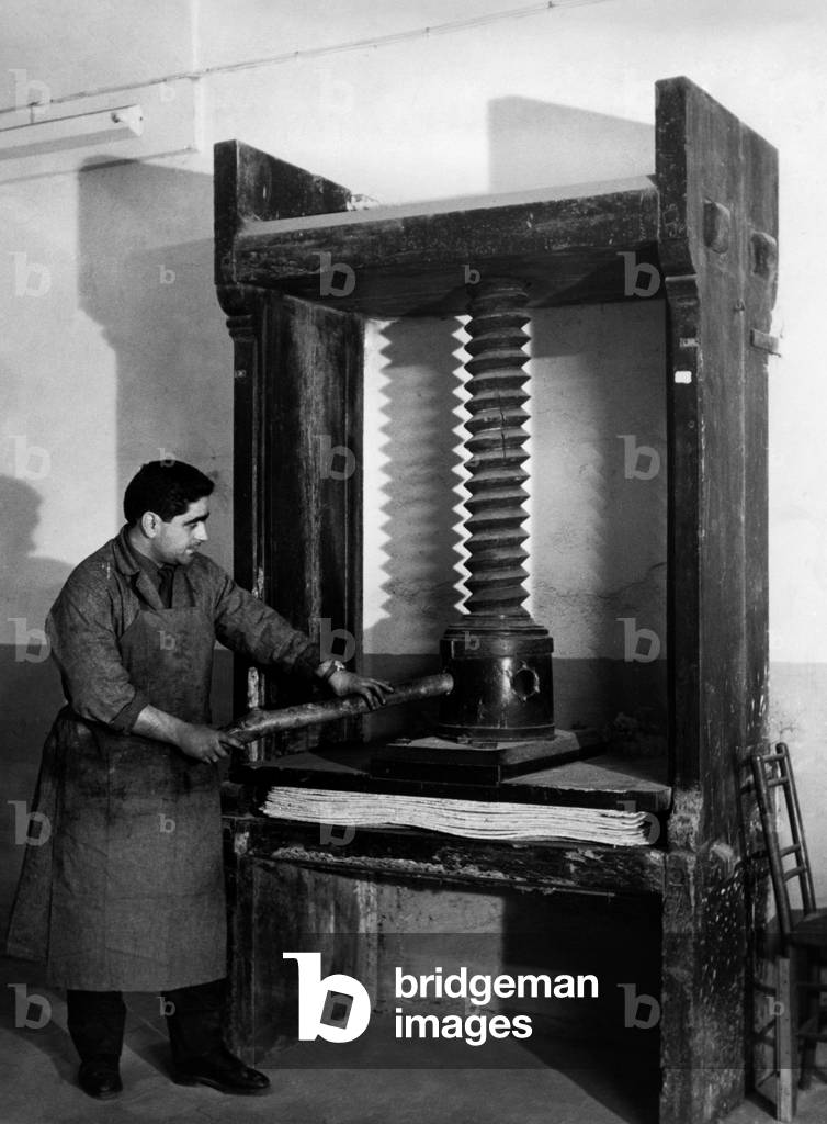 Italy, Rome, ancient printing press, 1961 (b/w photo)