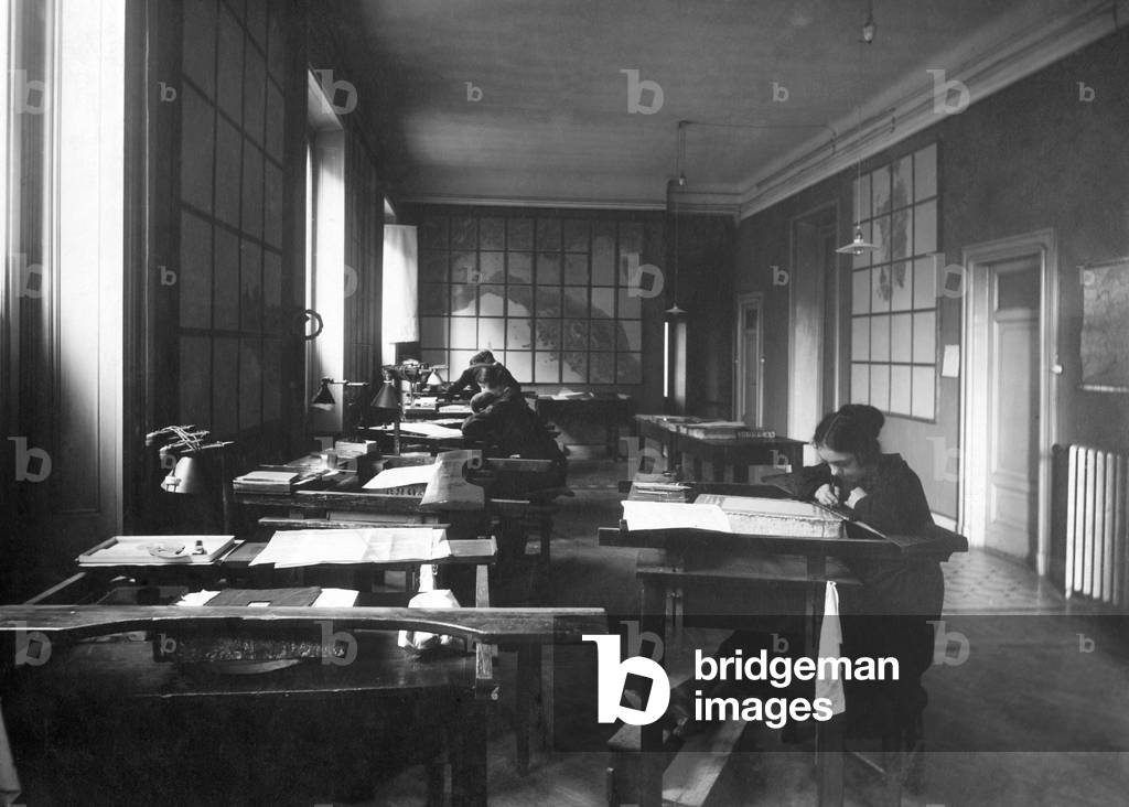 First Cartographical Studio of Touring Club Italyno, 20s (b/w photo)