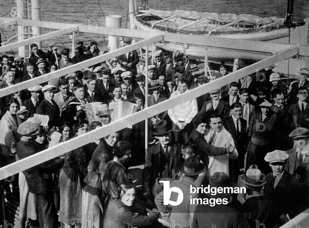 Giulio Cesare Transatlantic, Tourists in Third Class, 1930 (b/w photo)