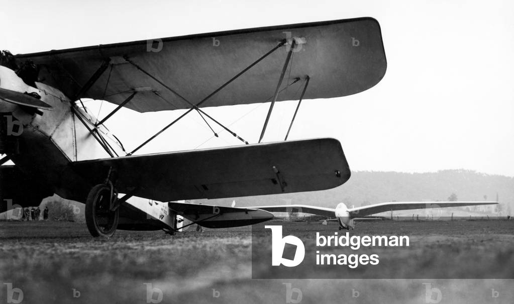 Aeronautics, 1930 (b/w photo)