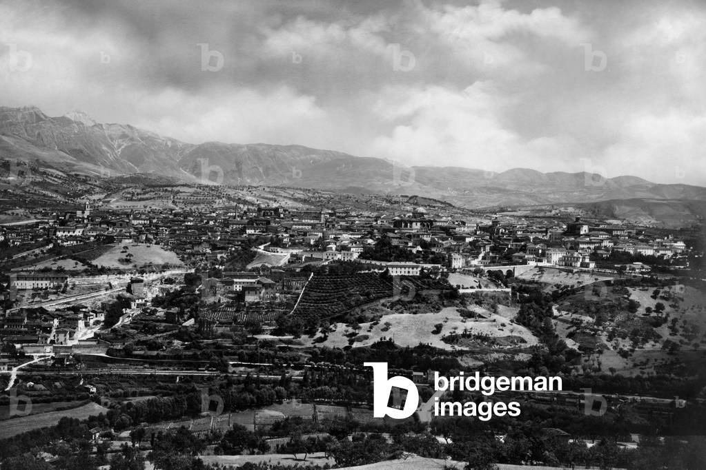 L'Aquila, Abruzzo, Italy, 1910 (b/w photo)