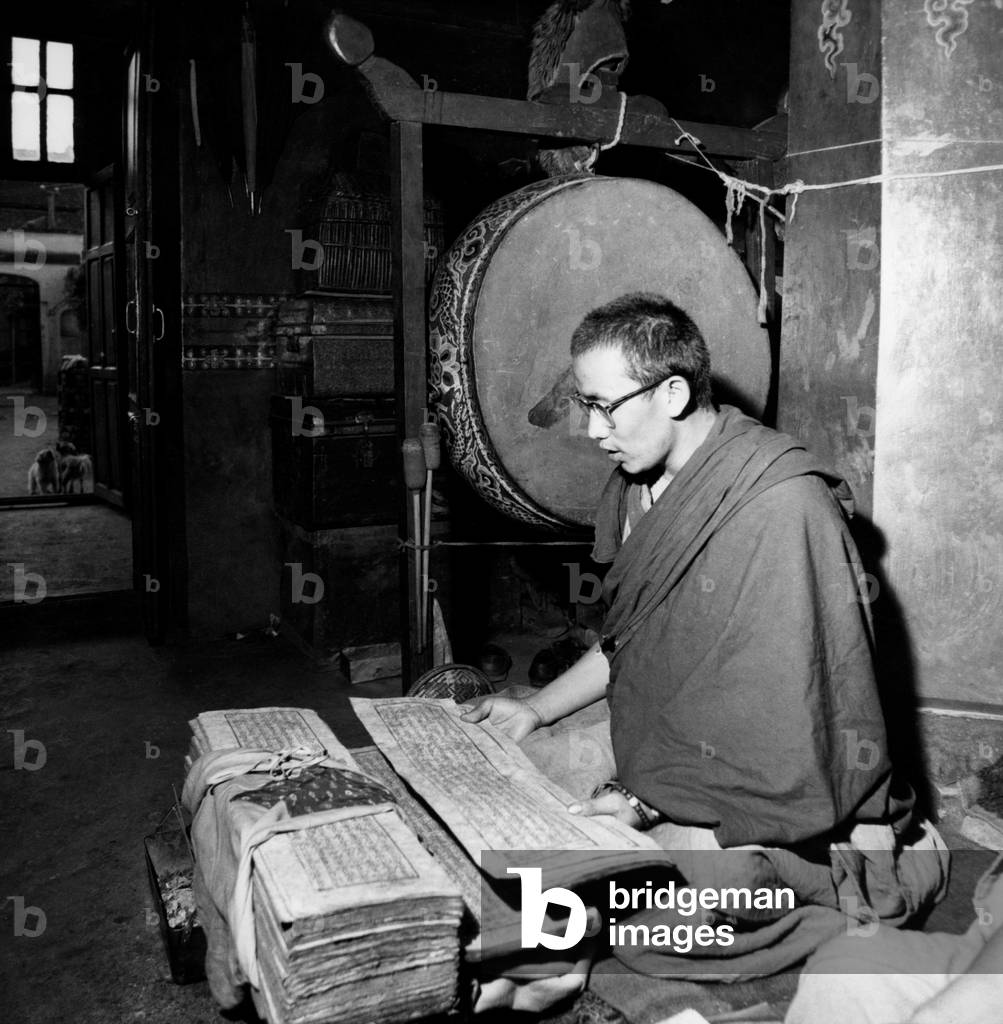 Nepal, swayambhunath Buddhist temple, 1967 (b/w photo)