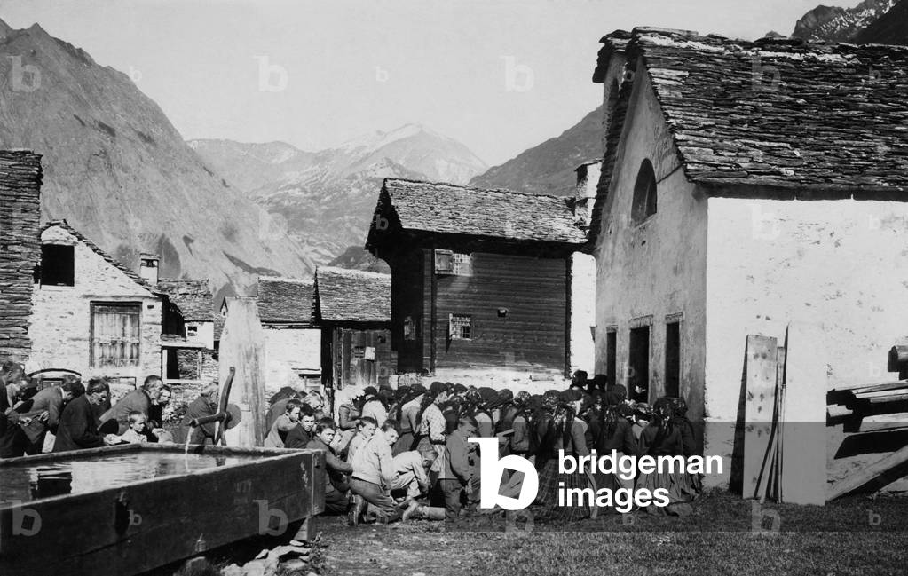 Riale, Val Formazza, Piemonte, Italy, 1910 (b/w photo)