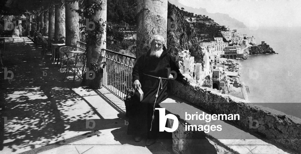 Italy, Campania, Amalfi, a friar on the terrace of the Cappuccini hotel, 1910-30 (b/w photo)